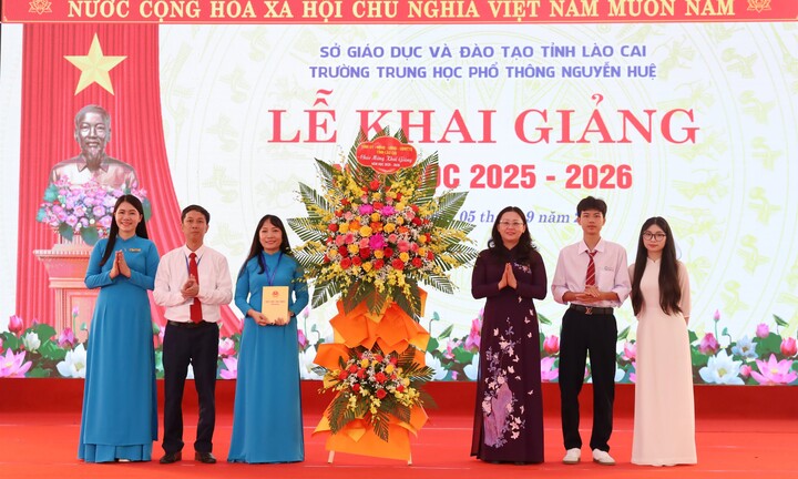 Trường THPT Nguyễn Huệ: Chú trọng nâng cao giáo dục “tư duy thời đại số”.