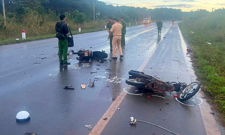 Tin tức tai nạn giao thông mới nhất ngày 6/11: Hai xe máy va chạm mạnh, 4 người thương vong