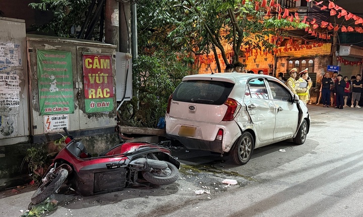 Vụ ô tô tải tông loạt xe trong ngõ ở Hà Nội: Nhân chứng sợ hãi kể lại sự việc
