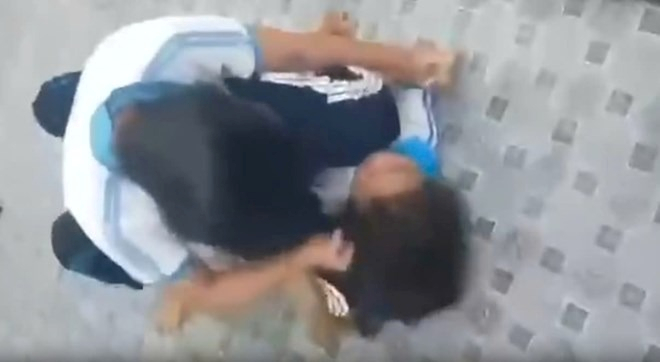 Xác minh clip nữ sinh đánh nhau trong nhà vệ sinh trường học ở TP.HCM