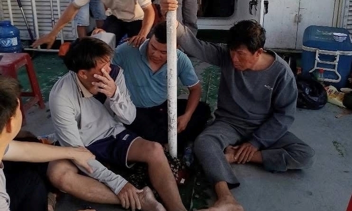 3 người sống sót thần kỳ sau hơn 2 ngày mất tích trên biển: Nắm chặt tay nhau, cùng vượt qua bão