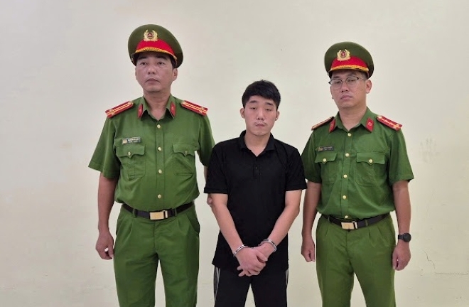 Công an TP.HCM bắt tạm giam Tiktoker “Dù Bầu Trời” 