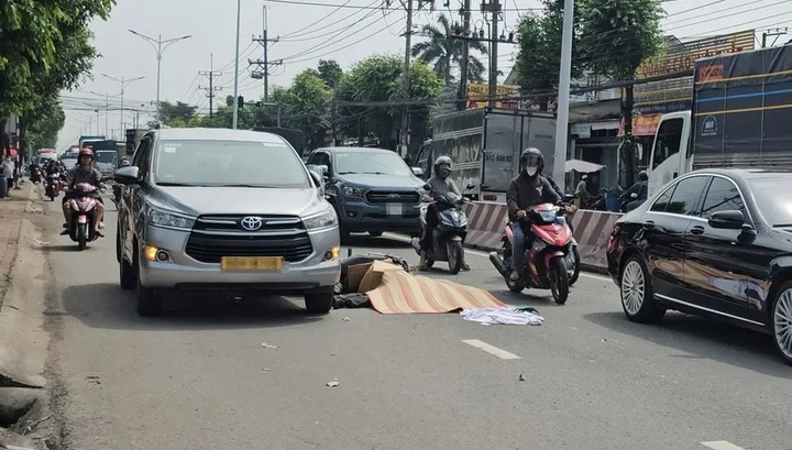 Tin tức tai nạn giao thông mới nhất ngày 12/11: Hai người thương vong sau khi tông đuôi xe tải đang đỗ