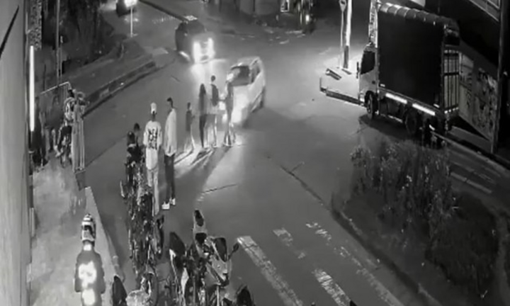 Clip: Khoảnh khắc tai nạn giao thông, 11 người thiệt mạng