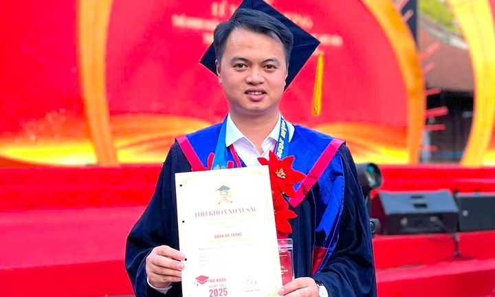 Nam sinh 1996 tốt nghiệp Thủ khoa ở tuổi 29, tiết lộ 10 năm 