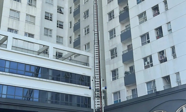Cháy căn hộ tại tầng 12 chung cư ở TP.HCM, cư dân hoảng loạn
