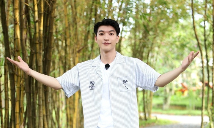 Tin tức giáo dục 24h: HIEUTHUHAI về thăm trường cũ tại TP.HCM