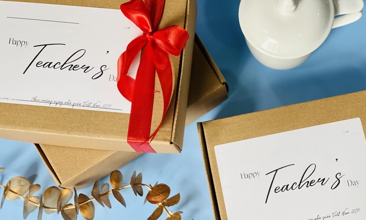 Top 10 + món quà tặng thầy giáo ý nghĩa và thiết thực ngày Nhà giáo Việt Nam 20/11