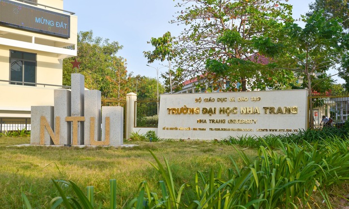 Tin tức giáo dục 24h: Trường Đại học Nha Trang cho sinh viên học trực tuyến vì mưa lớn