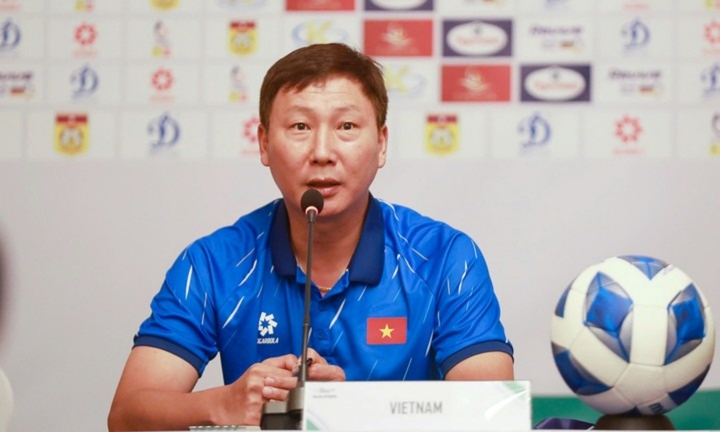 HLV Kim Sang-sik báo tin mừng về Nguyễn Xuân Son