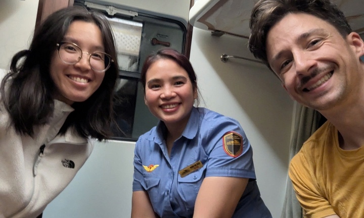 Tiếp viên đường sắt 