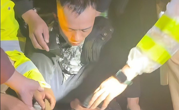 Công an chặn bắt Nguyễn Long Thành