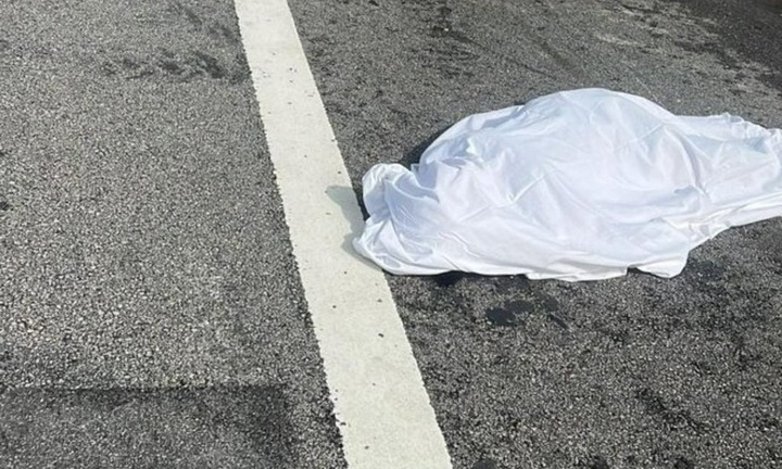 Đau lòng: Dừng xe thay lốp trên cao tốc, người phụ nữ bị xe tải tông thiệt mạng