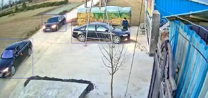 Đoàn xe cưới bị lạc đường do bám theo phương tiện lạ, suýt trễ giờ lành đón dâu