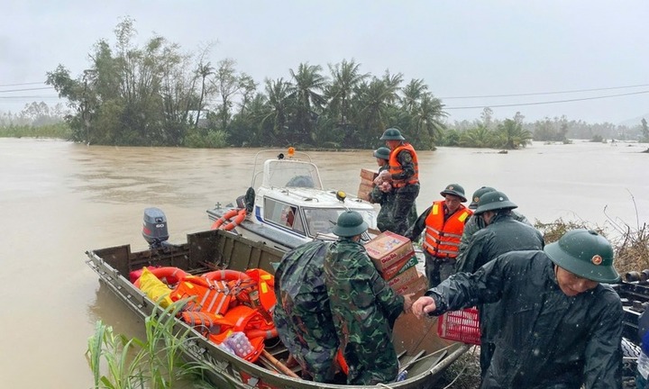 Hỗ trợ khẩn cấp 700 tỷ đồng cho 4 tỉnh khắc phục thiệt hại do mưa lũ