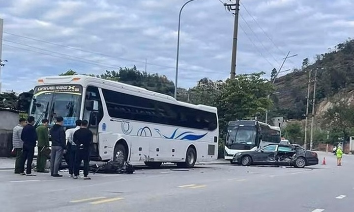 Vụ Mercedes Maybach S600 tông xe khách ở Quảng Ninh: Danh tính tài xế