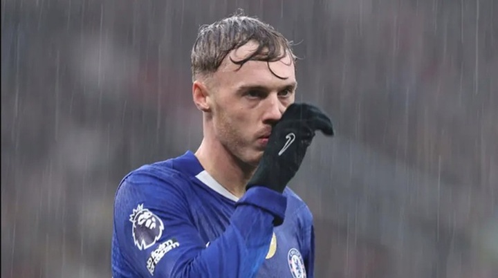 Sao Chelsea gặp tai nạn hy hữu, gãy ngón chân vì đá vào cánh cửa