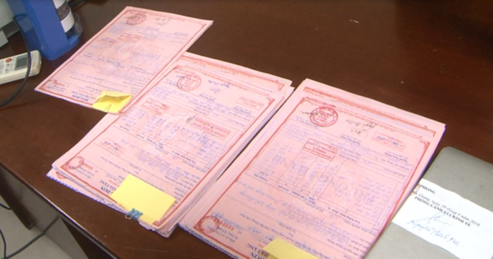 Khởi tố 2 phụ nữ trong đường dây mua bán hóa đơn, thu hàng chục tỷ đồng