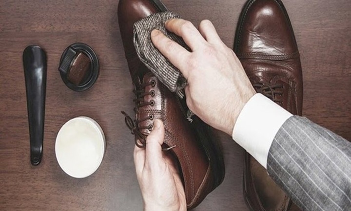 Làm thế nào để phục hồi vết nhăn ở giày ?