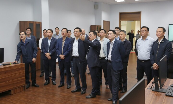 Thiết thực đẩy mạnh sản xuất kinh doanh hoàn thành vượt mức toàn bộ các chỉ tiêu kế hoạch quản trị 2025, bù đắp những thiệt hại mà đất nước đang phải đối mặt do mưa lũ