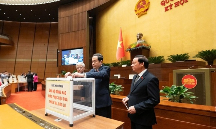 Bão lũ, thiên tai ác liệt đến đâu cũng qua đi, nhưng tình đồng chí, nghĩa đồng bào mãi còn ở lại