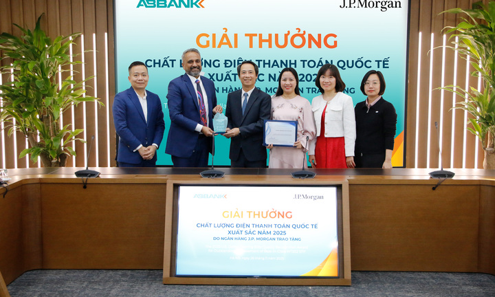  ABBANK giữ vững uy tín thanh toán quốc tế với giải thưởng từ J.P. Morgan