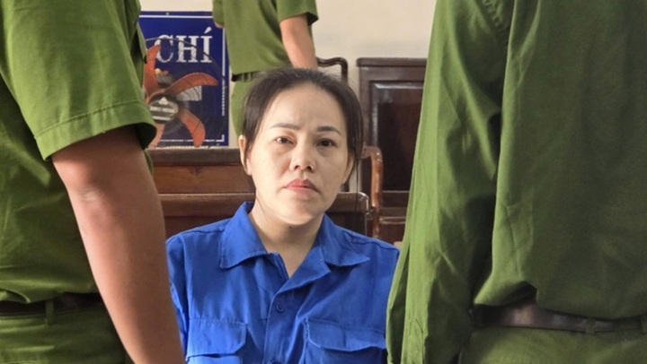 Hình ảnh Nguyễn Thị Hồng Bích tại phiên xét xử vụ dùng xyanua đầu độc chồng và 3 cháu ở Đồng Nai