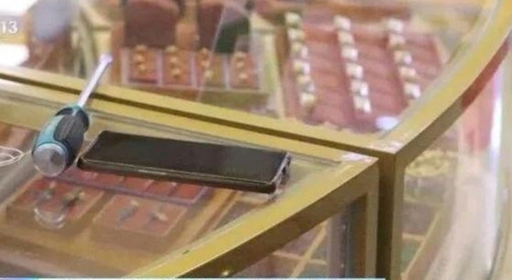 Trộm vàng trị giá 11 tỷ đồng, người đàn ông bị bắt vì quên điện thoại tại hiện trường