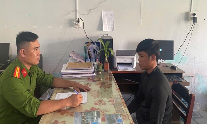 Một đối tượng truy nã “đặc biệt nguy hiểm” ra đầu thú