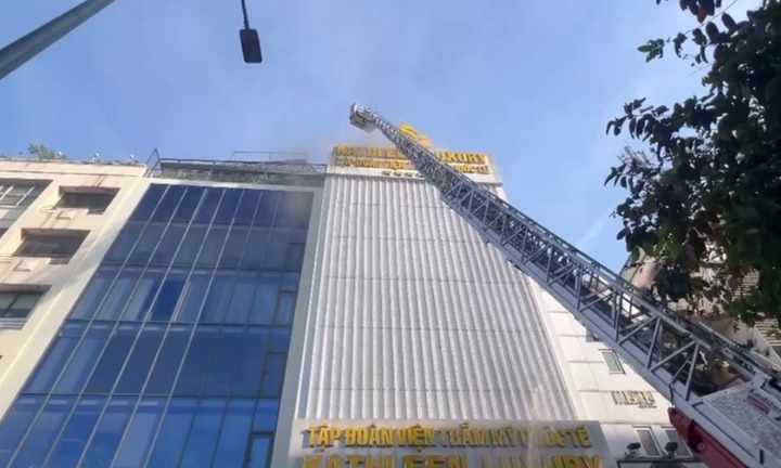 Hiện trường vụ cháy một thẩm mỹ viện ở TP.HCM