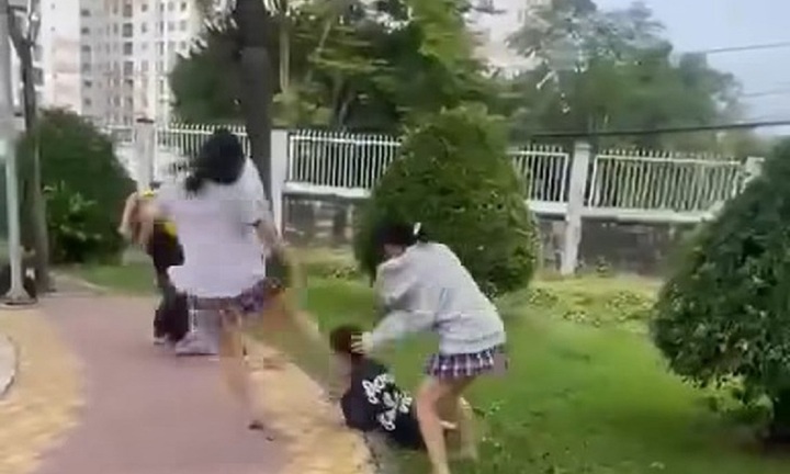 Vụ 2 nữ sinh bị hành hung, 1 em nhập viện cấp cứu tại TP.HCM: Hé lộ nguyên nhân ban đầu