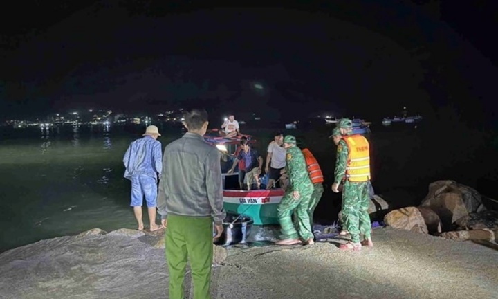 Vụ 3 ngư dân mất tích khi tàu cá bị sóng gió đánh chìm ở Khánh Hoà: Phát hiện thêm một thi thể