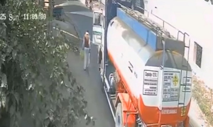 Clip: Vừa bước xuống xe bồn, người đàn ông bị tông tử vong thương tâm