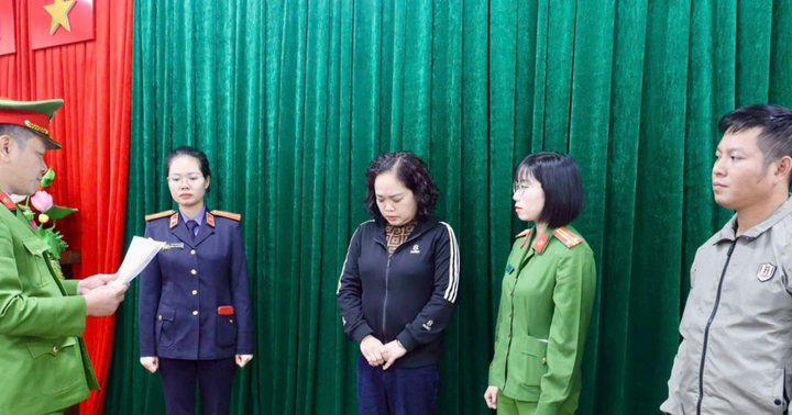 Bắt nữ cán bộ thuế nhận 4,3 tỷ đồng để 