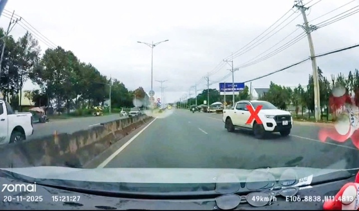 Xử phạt nữ tài xế lái ô tô bán tải đi ngược chiều trên tuyến ĐT.741 ở Đồng Nai