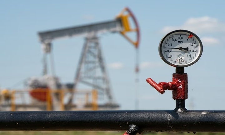 Giá xăng dầu hôm nay (3/12): Giá dầu thô thế giới bất ngờ lao dốc mạnh
