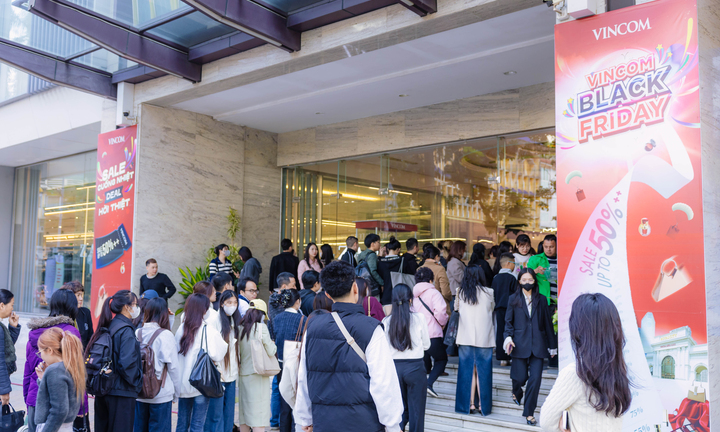 2,3 triệu lượt khách “phá đảo” Vincom Black Friday 2025, tạo cú bùng nổ cho mùa lễ hội cuối năm
