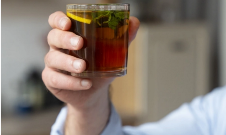 Tin tức đời sống 5/12: Uống rượu hoa quả ngâm, người đàn ông loét nặng thực quản tới dạ dày