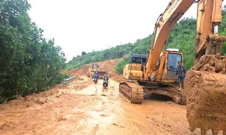 Cập nhật tình hình thiệt hại về giao thông do cơn bão số 15 và mưa lũ sau bão