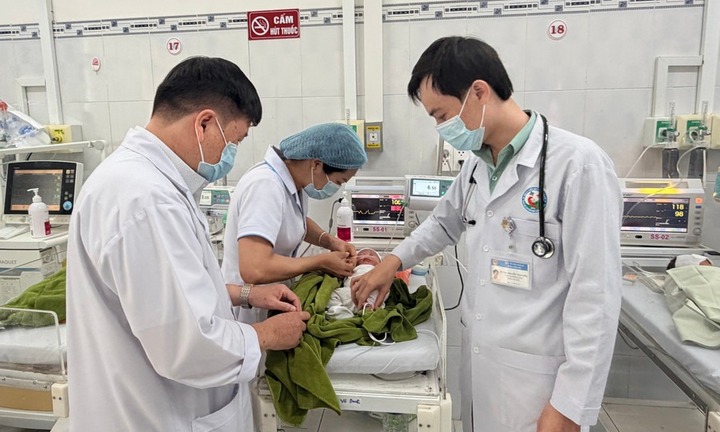 Hồi sinh kỳ diệu bé gái sơ sinh bị vùi lấp trong lô cao su ở Gia Lai