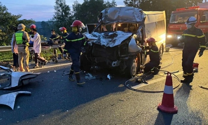 Khẩn trương điều tra, làm rõ nguyên nhân vụ tai nạn giao thông nghiêm trọng trên cao tốc Đà Nẵng - Quảng Ngãi