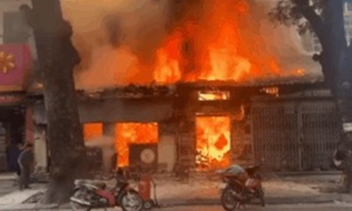 Cháy lớn trên phố Lò Đúc, Hà Nội