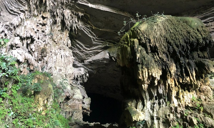 Du lịch khám phá Hang Tiên