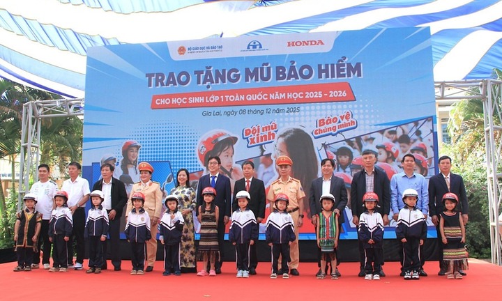 Phát động chương trình tặng mũ bảo hiểm cho học sinh lớp 1 khu vực Tây Nguyên