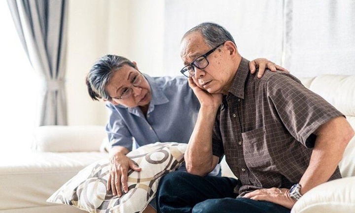 Vì sao vợ chồng trên 50 tuổi cần ngủ giường riêng?