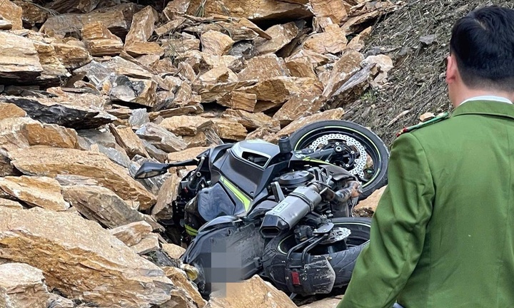 Sạt đèo đá trắng Thung Khe khiến 3 người tử vong thương tâm, 2 người là công nhân quản lý đường bộ