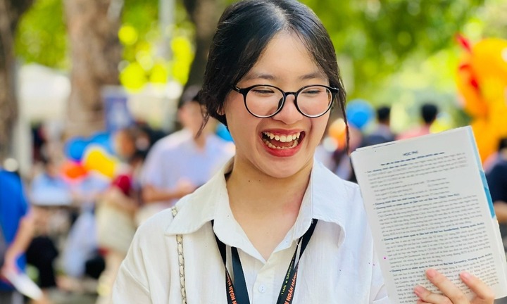 Bộ GD&ĐT đề xuất giảm giá vé tàu điện, phà cho học sinh, sinh viên