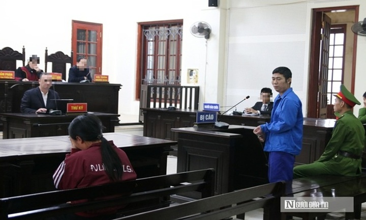 Người vợ khóc nghẹn trong phiên tòa xét xử kẻ gây tội ác với chồng mình