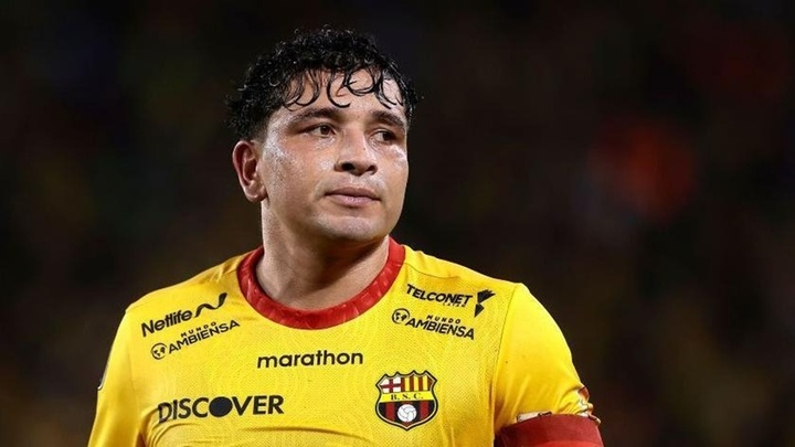 Một cầu thủ Ecuador bị bắn tử vong