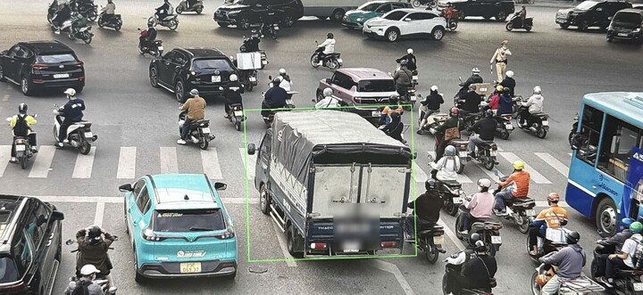 Hà Nội: 45 xe tải, xe đầu kéo vi phạm TTATGT bị xử lý trong khung giờ cao điểm